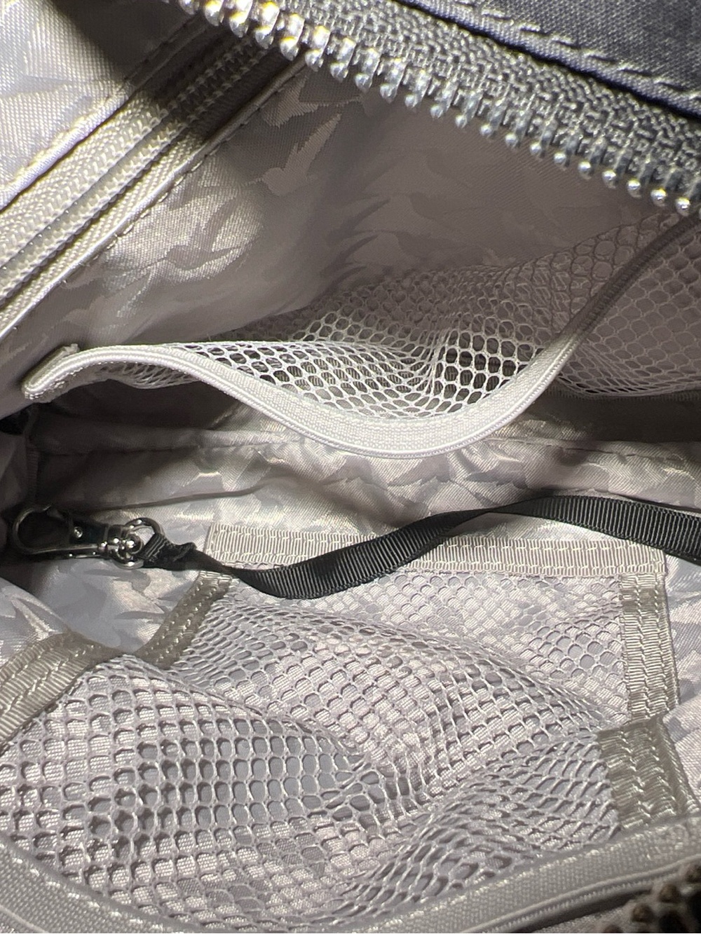 LO & SONS Nouvelle Crossbody Bag Black Nylon Adjustable Strap Lightweight - Picture 11 of 16